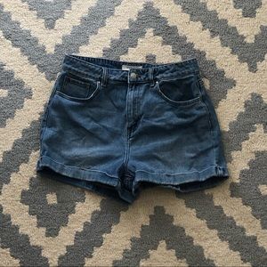 PacSun mom shorts | 29 | light-medium wash